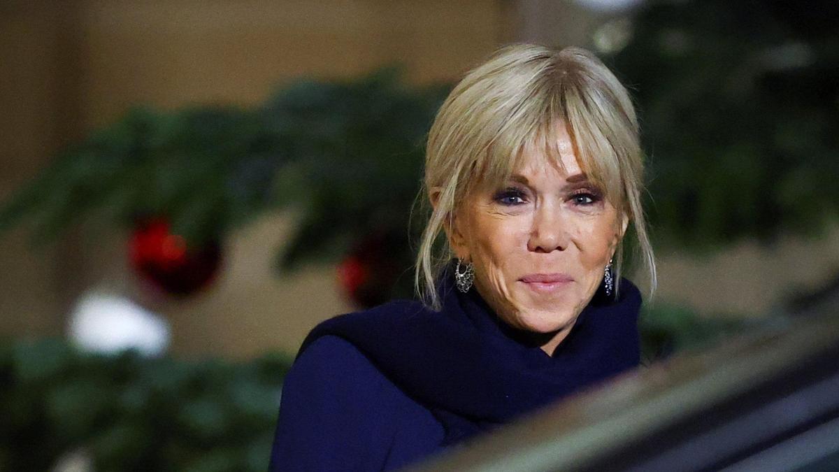 French first lady apologises for slur after feminist backlash