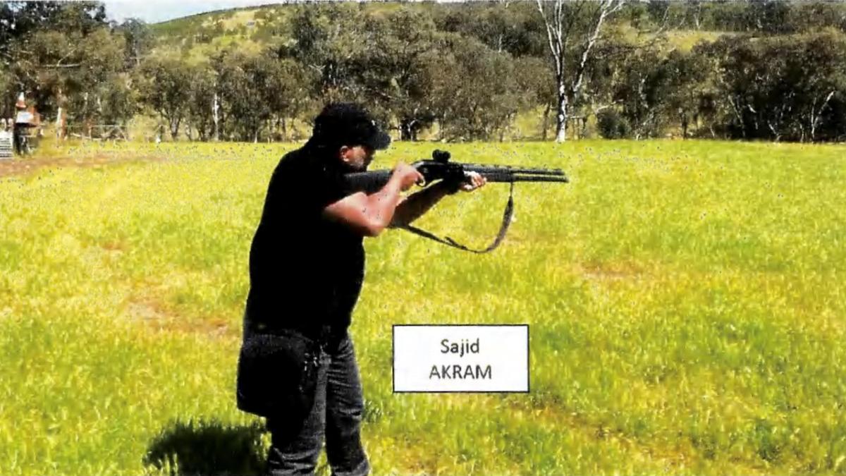 Bureaucratic mishap delayed gun license for accused Bondi Beach shooter in Australia