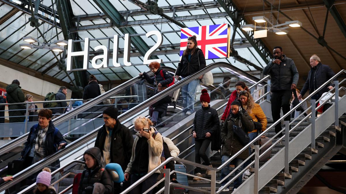 Eurostar suspends Channel Tunnel services after power supply issue