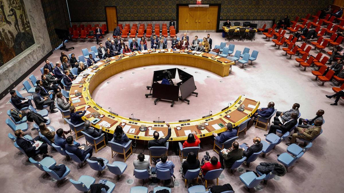 UN urges Rwanda to leave eastern Congo, extends peacekeeping mission for year