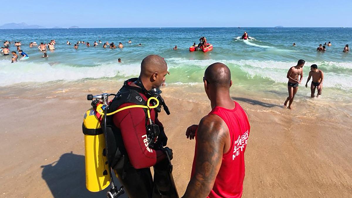 Pilot dies in ultralight plane crash off Copacabana beach in Brazil