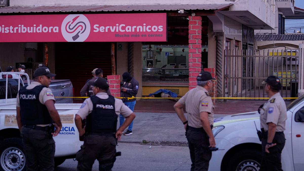 Ecuadorian police say soccer player Mario Pineida has been shot dead in an apparent attack