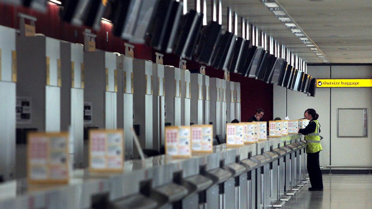 Edinburgh Airport says no flights currently operating due to IT issue