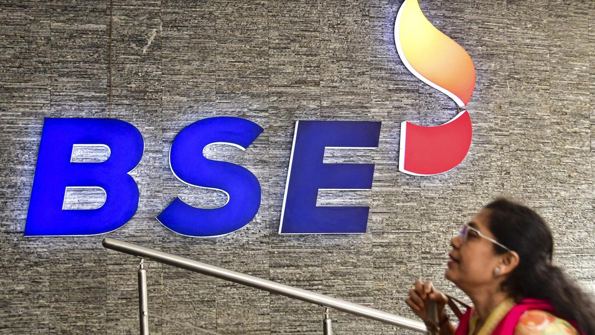 Stock markets tumbles, dragged by foreign fund outflows, weak global trends