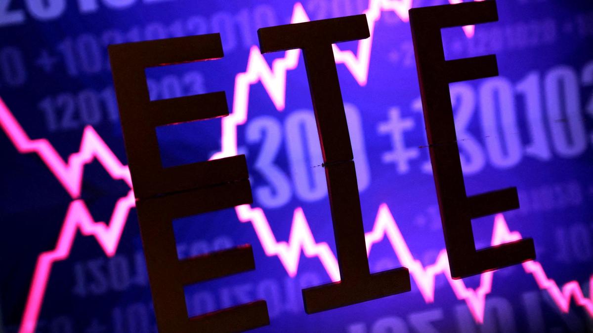 Investors chose Gold ETFs over Equities in December 2025