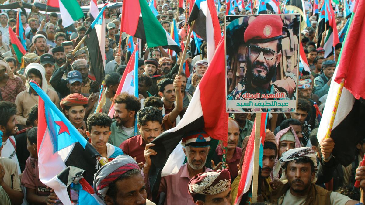 Seven killed as Saudi coalition strikes UAE-backed forces in Yemen