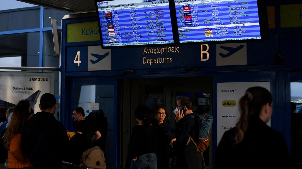 Radio frequency loss grounds flights in Greece, stranding thousands