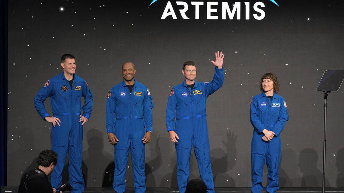 What is the NASA Artemis II mission?