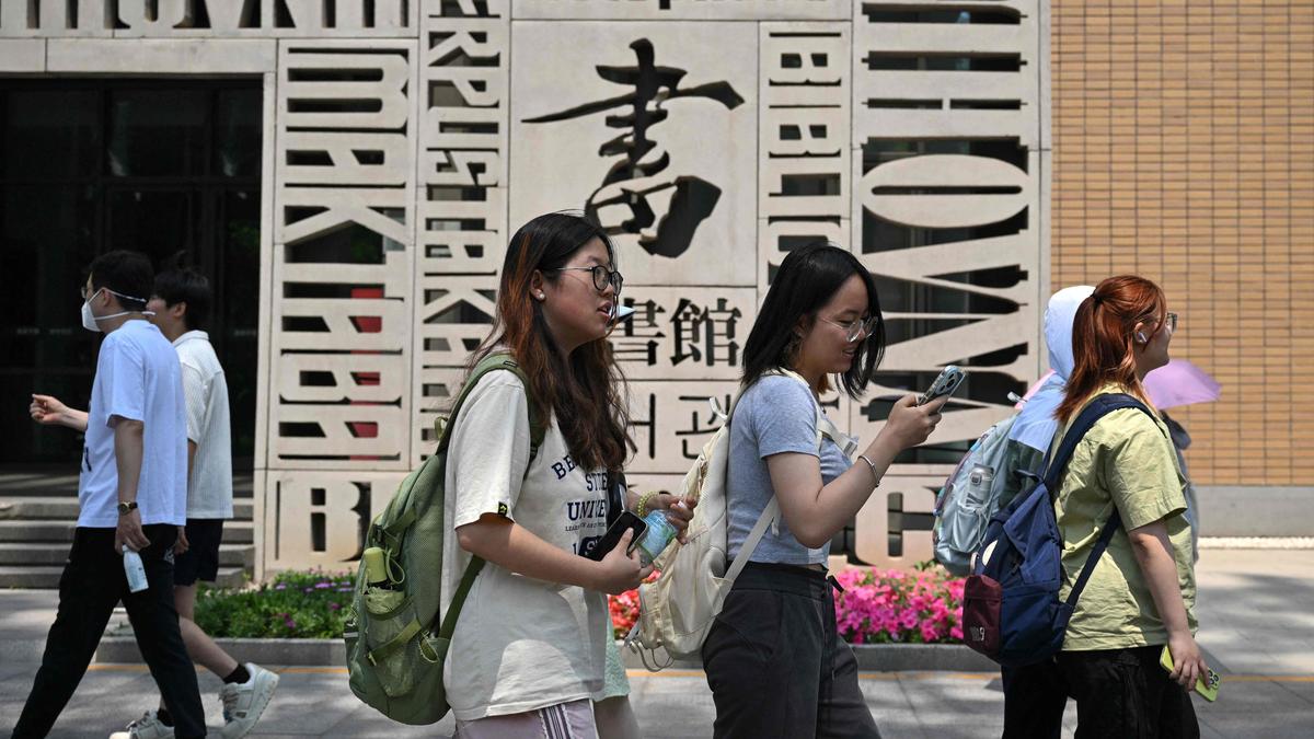 Overseas scholars drawn to China’s scientific clout, funding