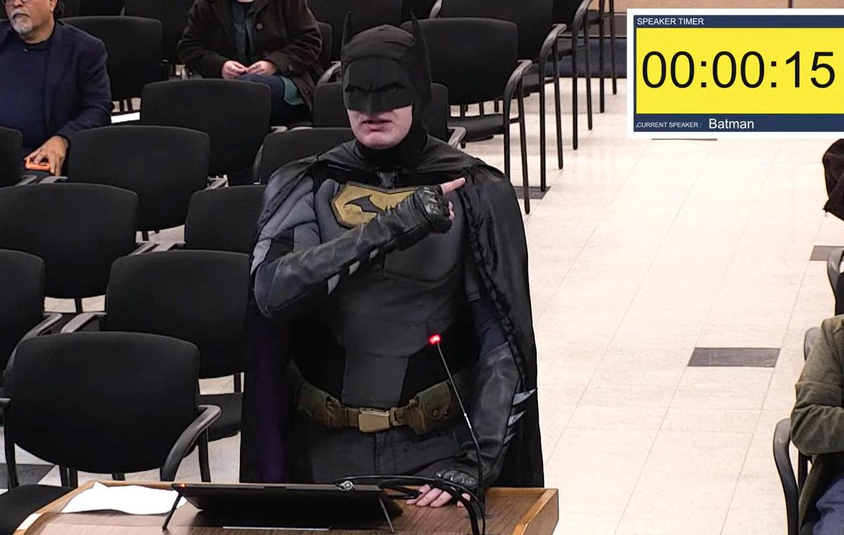 ‘Batman’ goes to US city council meeting, demands no help for ICE