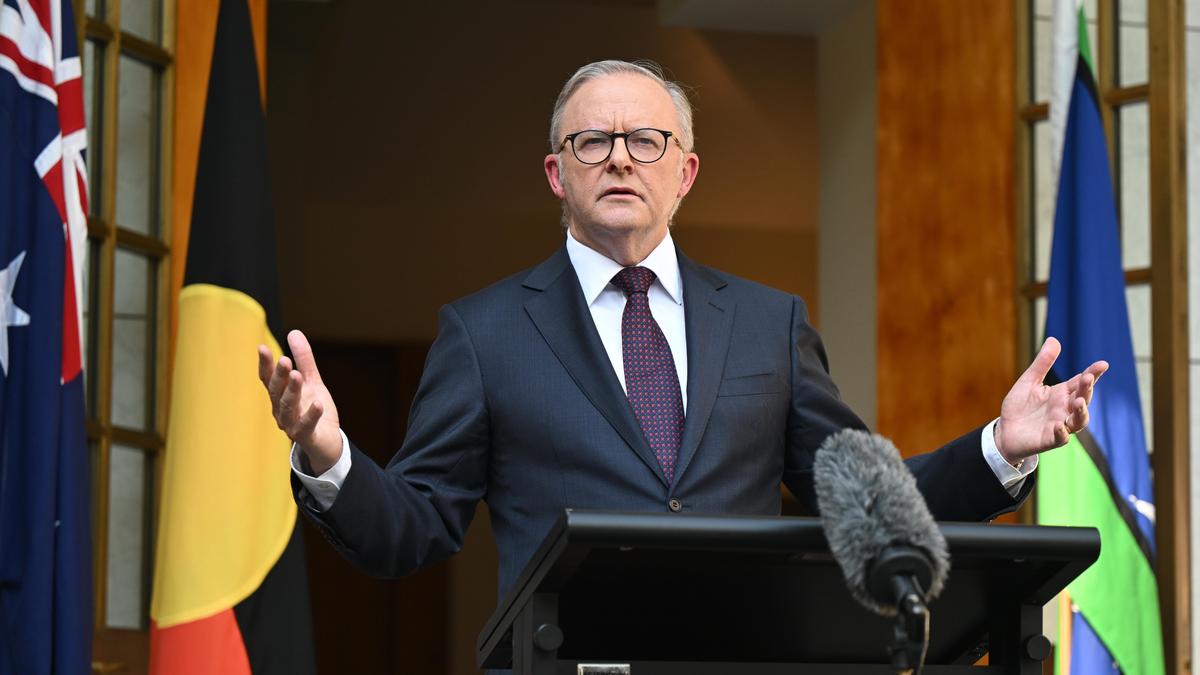Australian PM Anthony Albanese announces a royal commission into antisemitism after Bondi mass shooting
