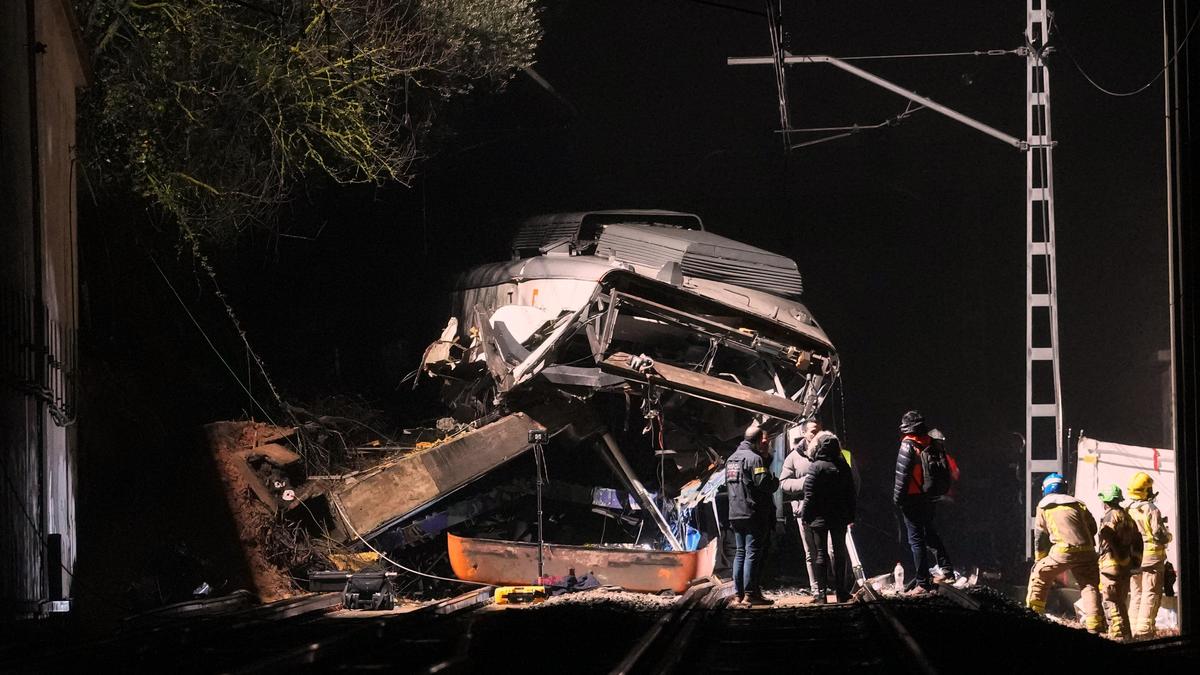 Barcelona commuter train crashes, killing 1, days after deadly train collision in Spain