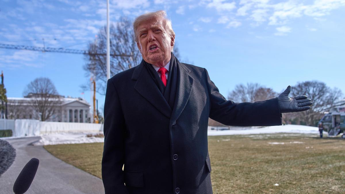 Trump threatens attack on Iran