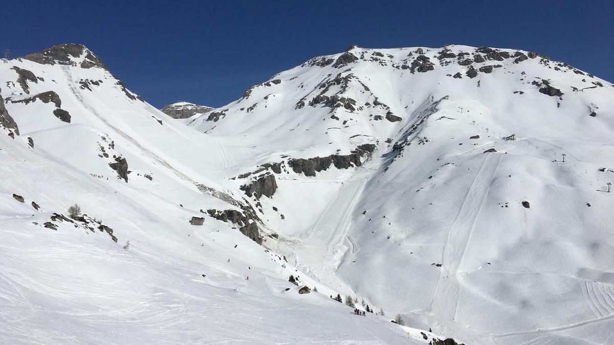 Swiss train derails, injuries likely: police