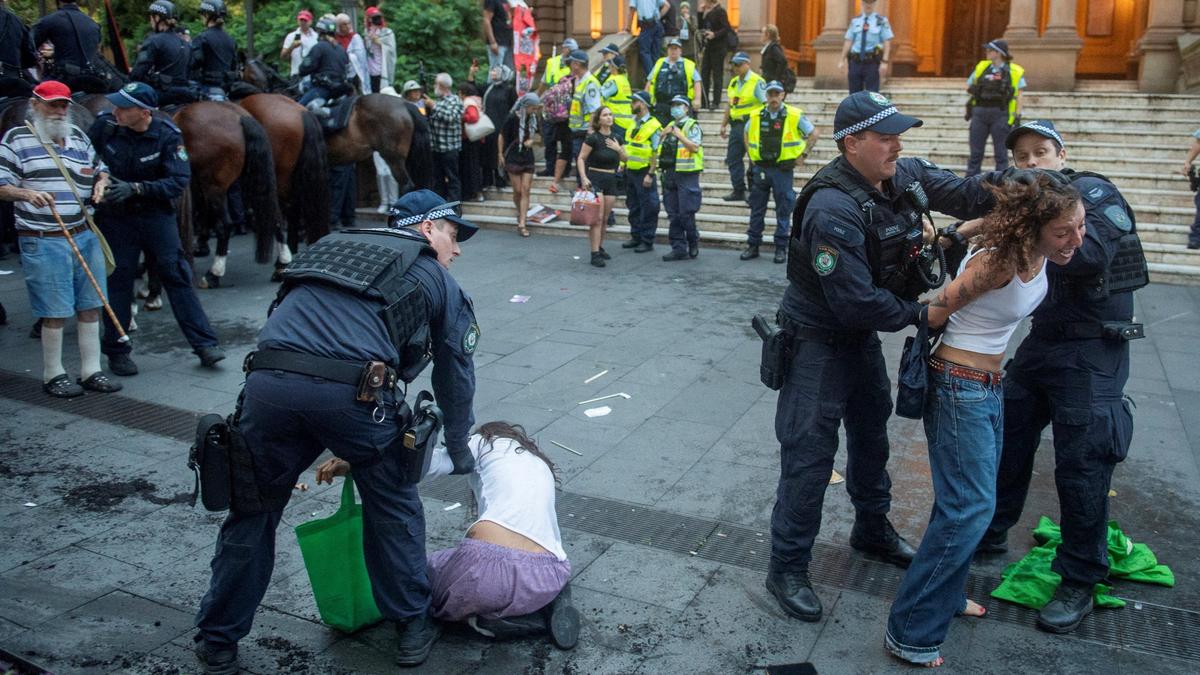 Australia calls for calm violent Sydney protests during Israel President Herzog’s visit