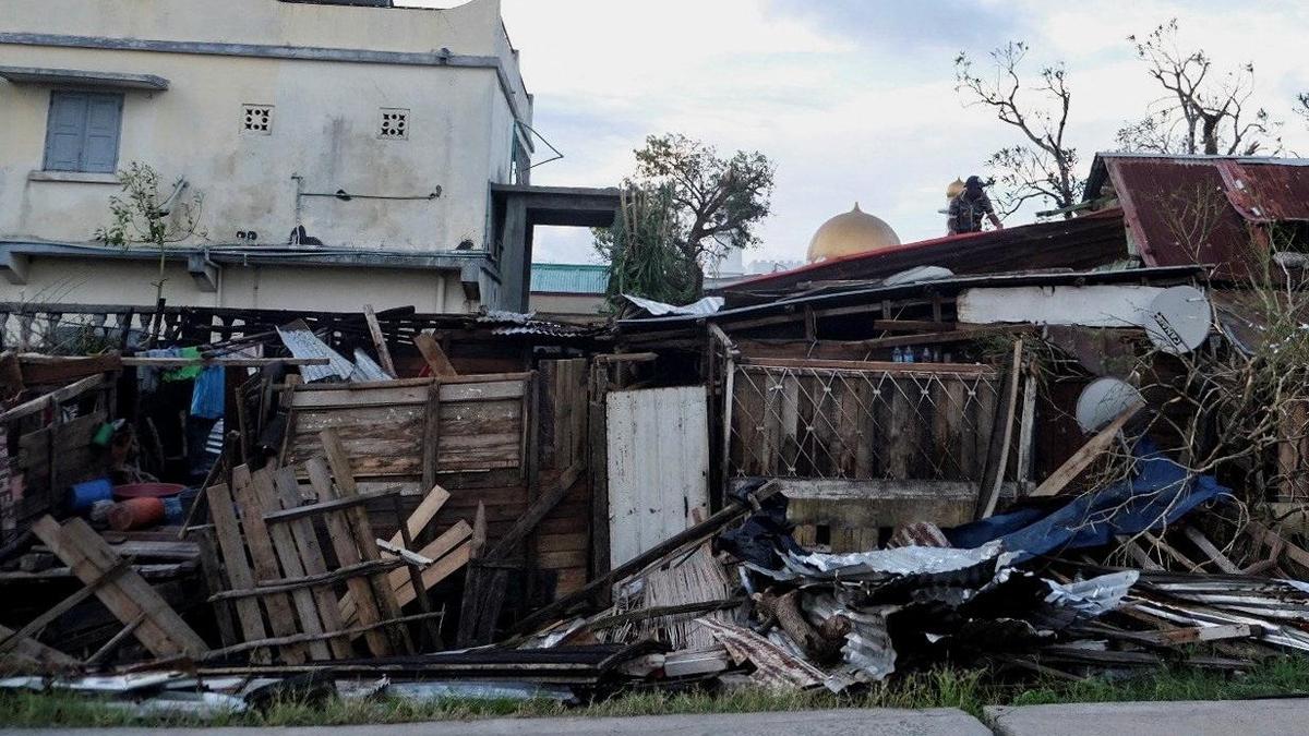Cyclone Gezani hits Madagascar and crushes houses; death toll at 31