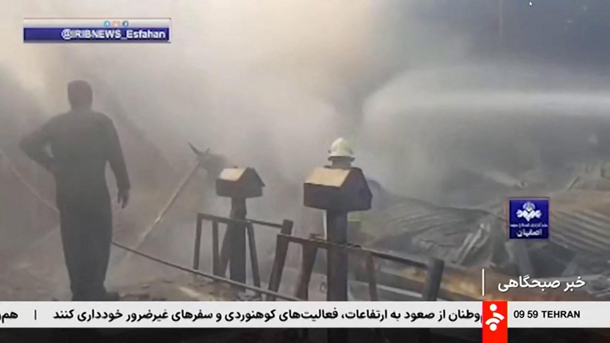 Iran helicopter crash: Military helicopter crashes into central fruit and vegetable market, reportedly killing four