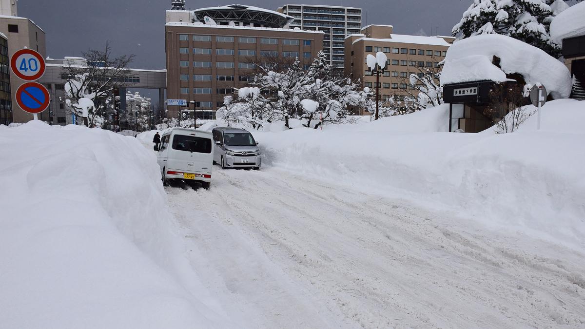 Death toll from heavy Japan snow hits 30
