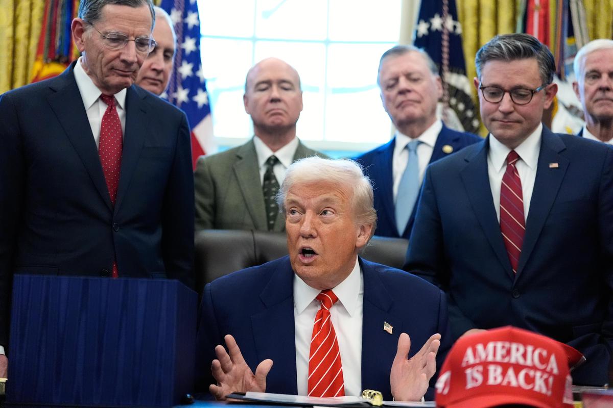 Watch: Trump scolds CNN reporter after Epstein question, says ‘feels badly’ Clintons are testifying