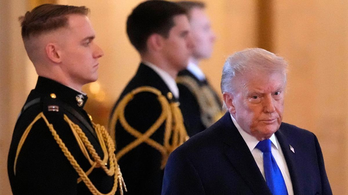 Trump, facing headwinds at home and abroad, to address State of the Union