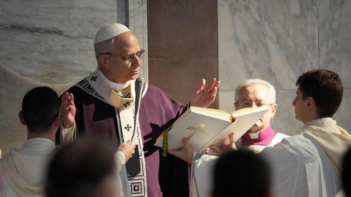 Pope Leo laments a world ‘in flames’ at Ash Wednesday service