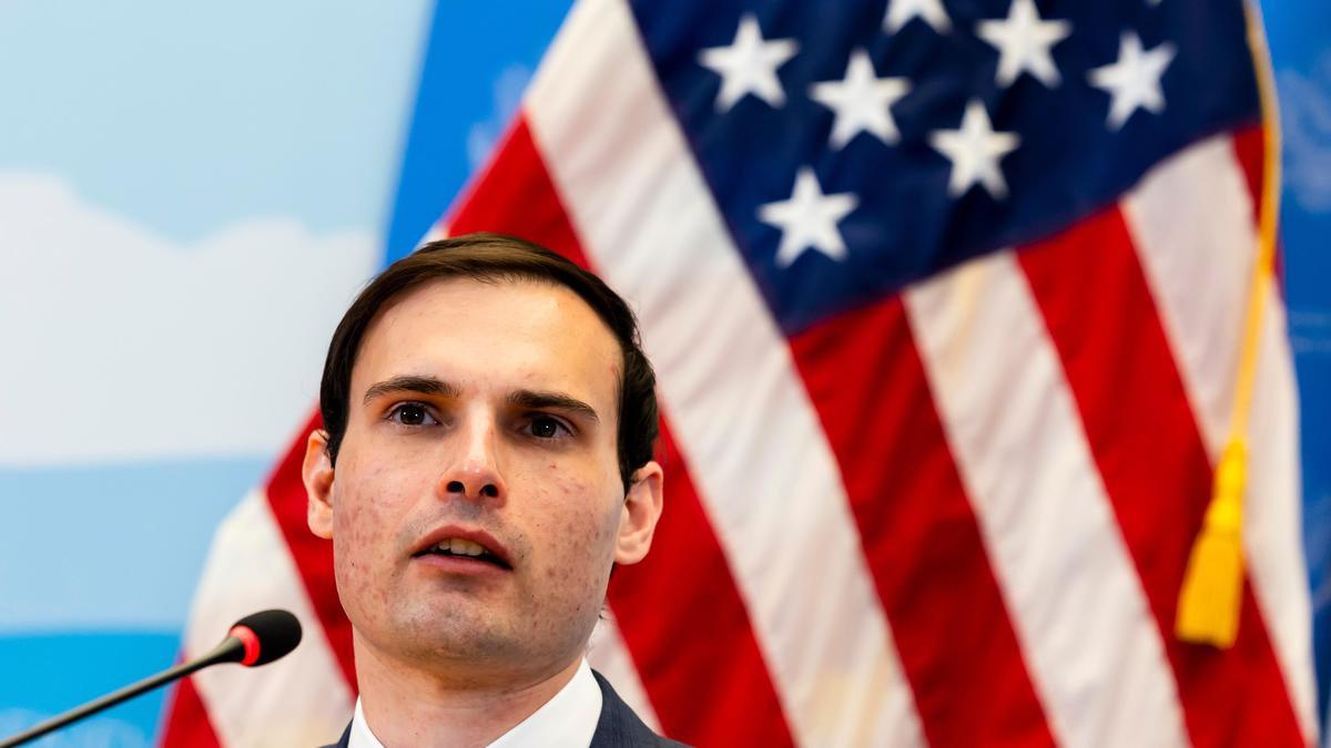 U.S. steps up aid to Cuba while choking off fuel supply