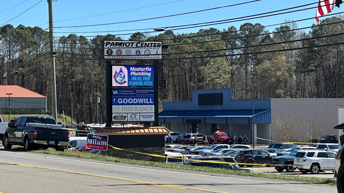 Gunman killed and employee hospitalised after a shooting at a Georgia VA clinic, police say