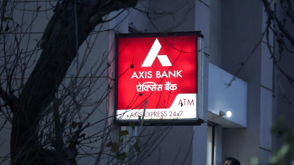Axis Bank Q4 net profit slips marginally to ₹7 071 crore