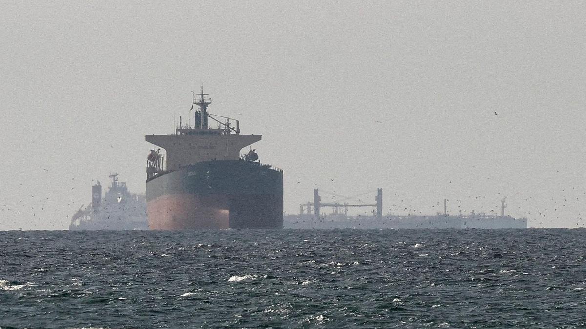 Iran reimposes restrictions on Strait of Hormuz, accusing U.S. of violating deal to reopen it