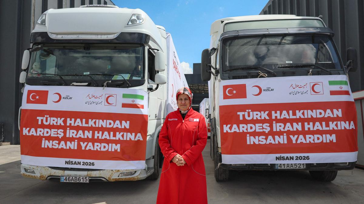 Aid convoy heads from Turkey to Iran