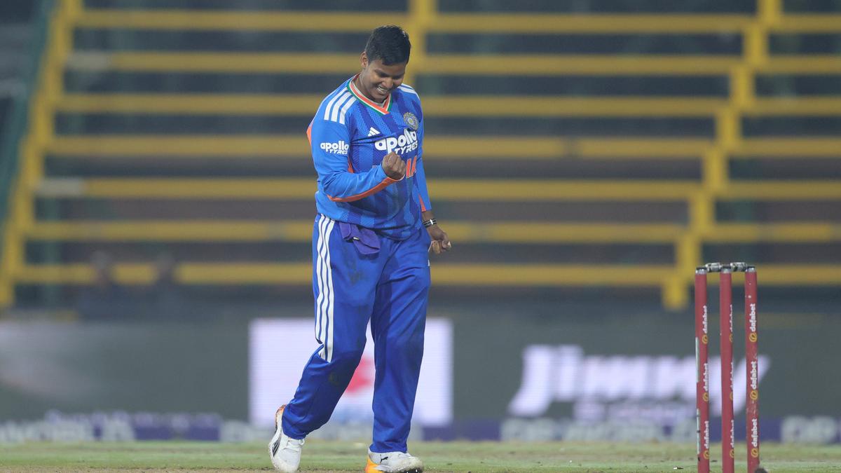 All-round Deepti Sharma grabs maiden T20I fifer to carry India to 14-run win over SA