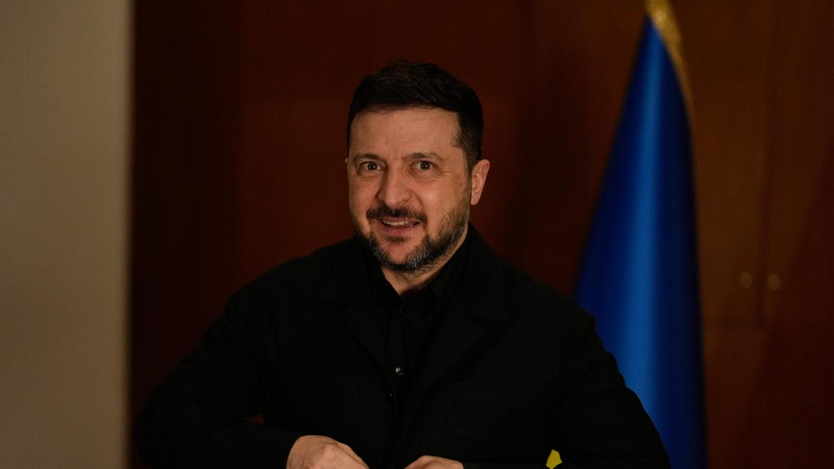 Volodymyr Zelenskyy urges Russian oil sanctions to be reimposed after Iran ceasefire