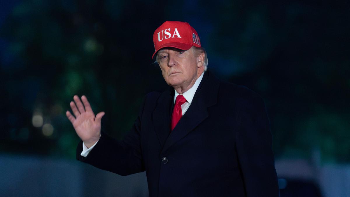 Donald Trump vows U.S. will sink any Iran boats that challenge blockade