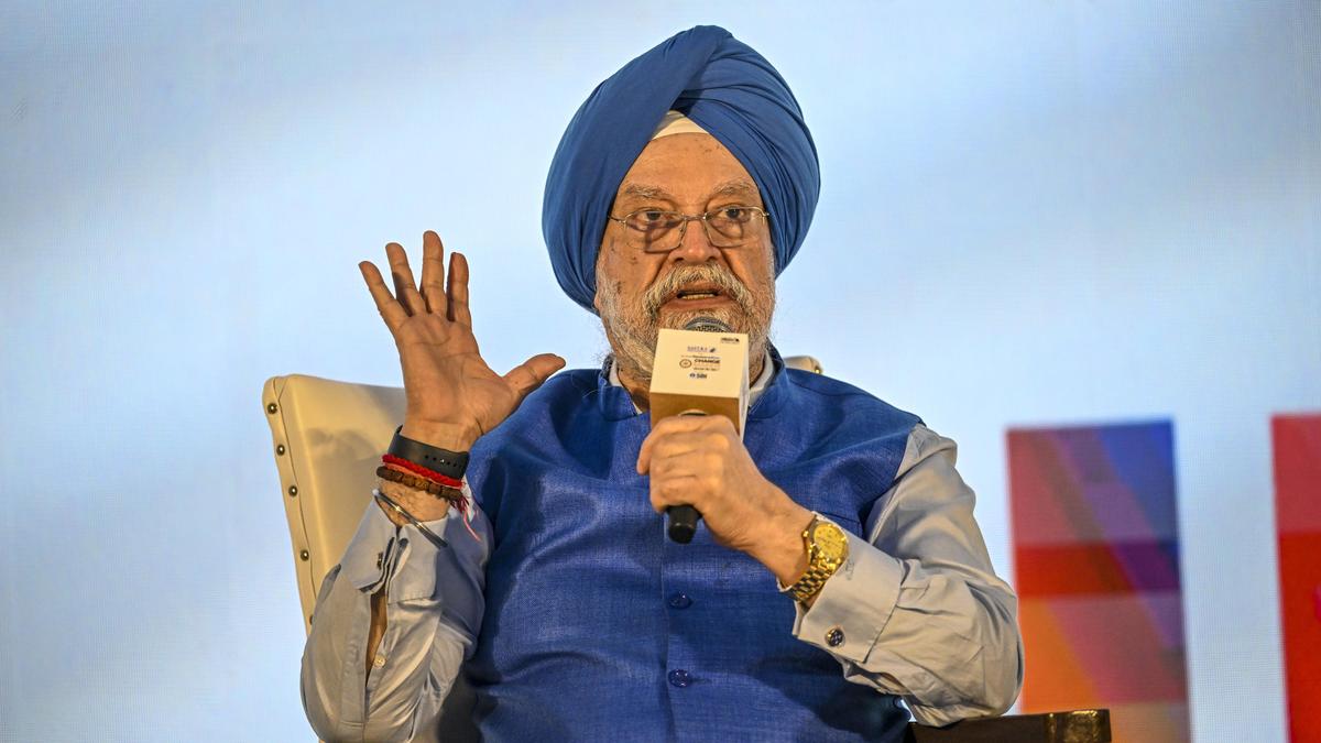 Oil Minister Puri dispels any fuel supply concerns; LPG production ramped up to 54,000 tonnes/day