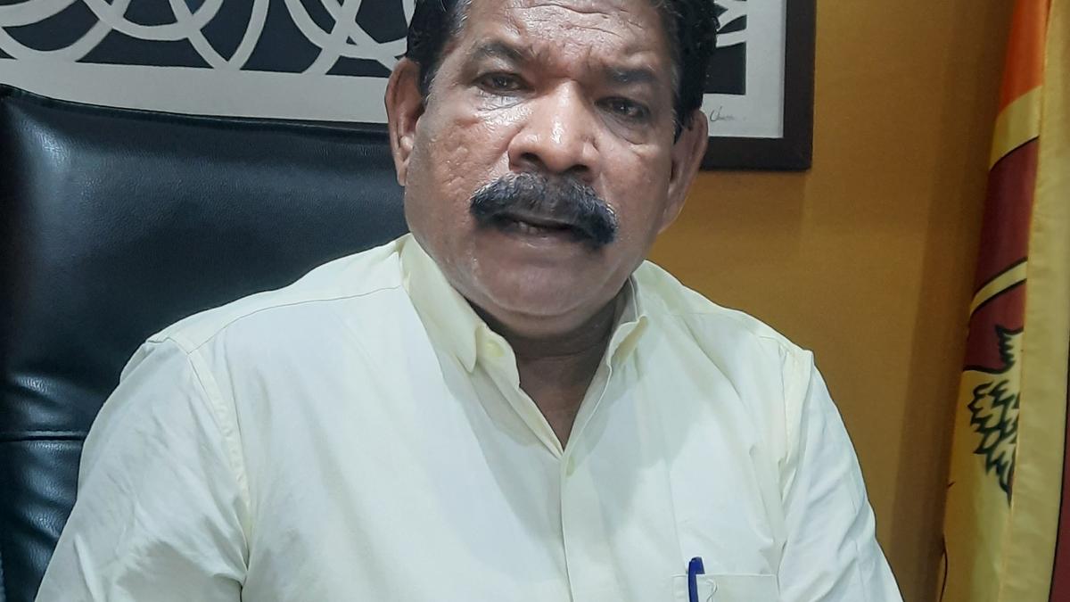 Sri Lanka’s Fisheries Minister urges CM Vijay to ban bottom trawling
