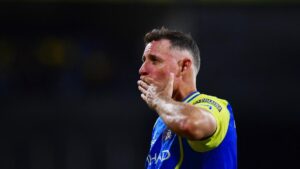 We still believe we can make it through: Hussey