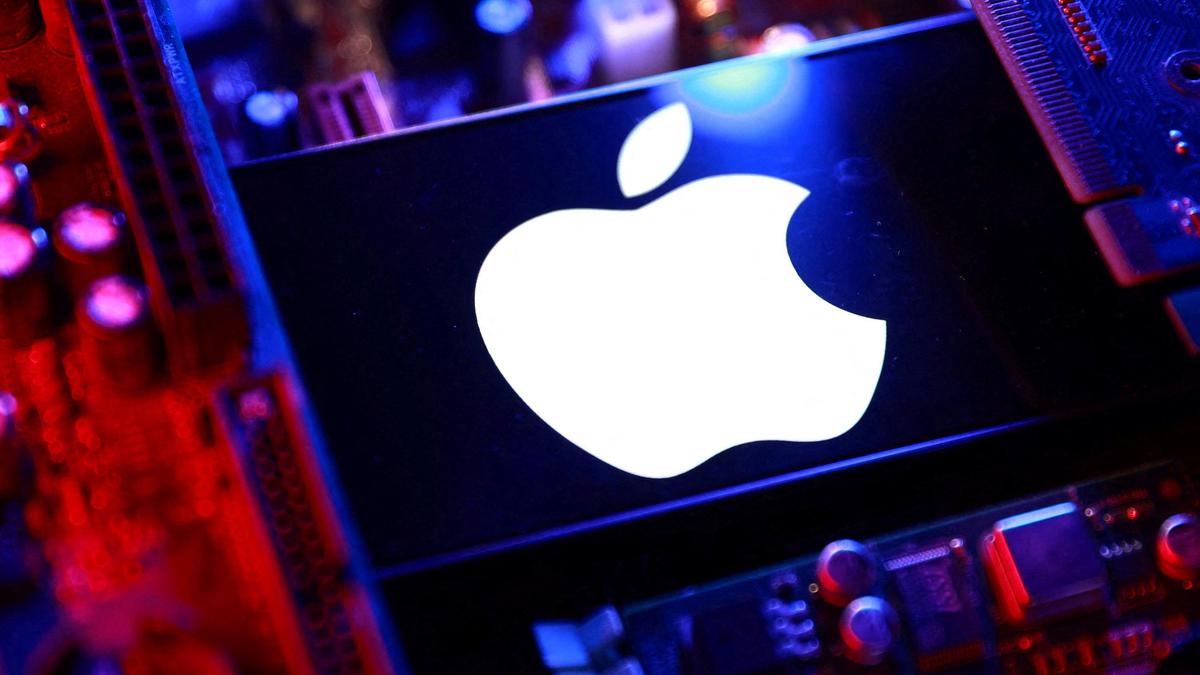 Apple holds talks with Intel, Samsung for US chipmaking: Report