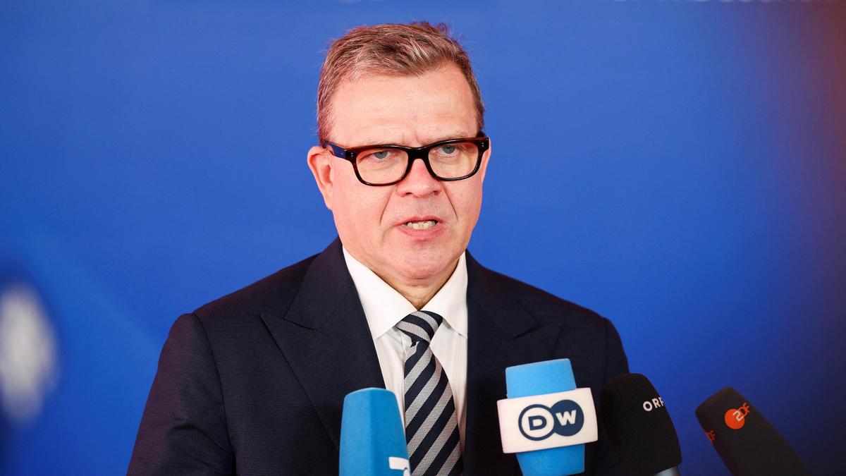Helsinki Airport resumes flights after drone alert pause