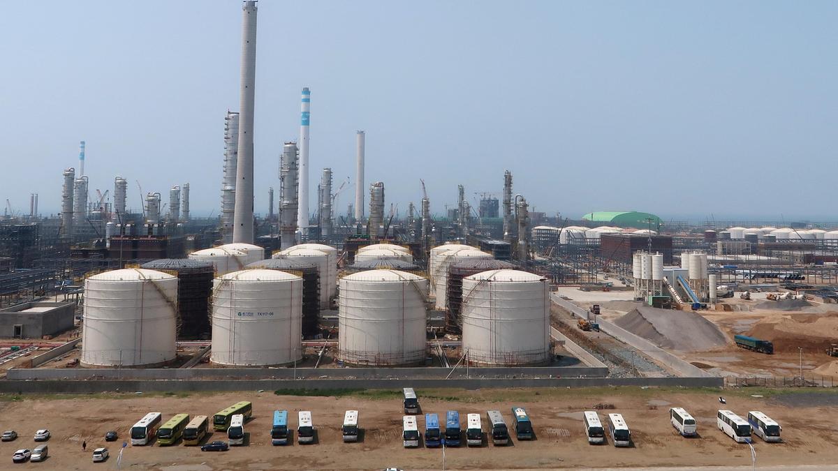 China rejects U.S. sanctions on refineries over Iran oil links