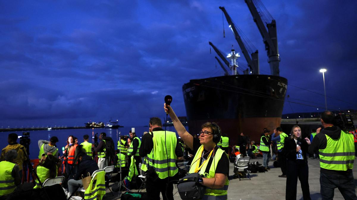 Hantavirus-hit cruise ship arrives in Spain’s Canary Islands