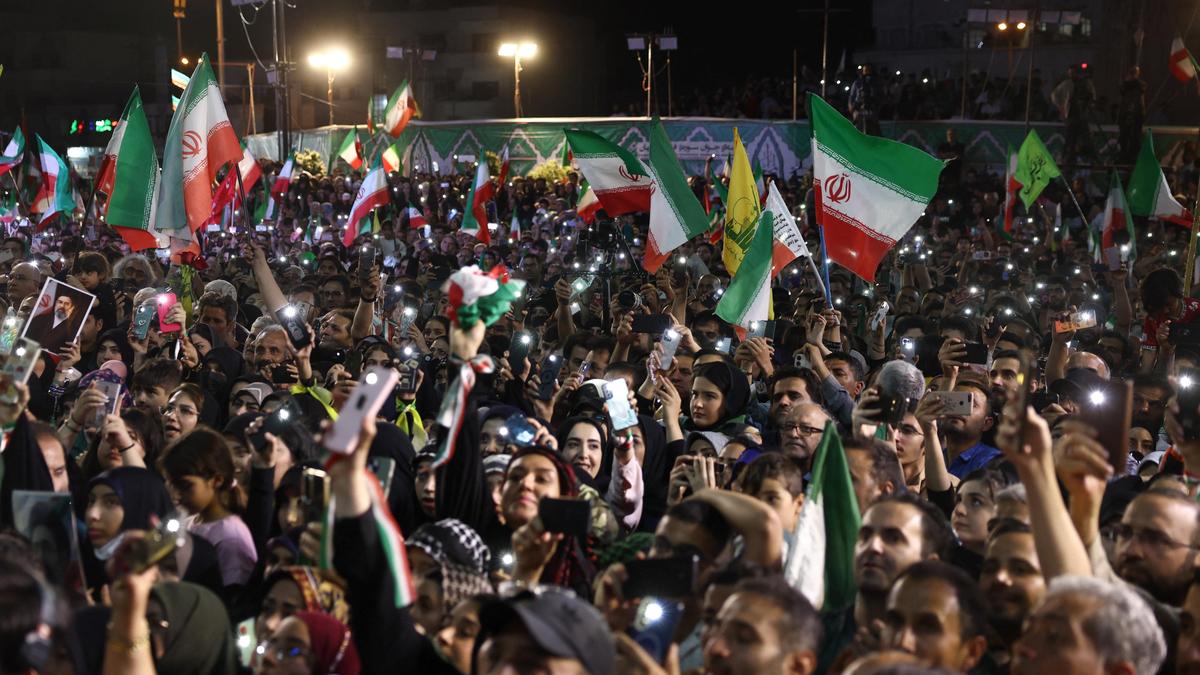 Iran’s World Cup football team leaves for Turkiye: media