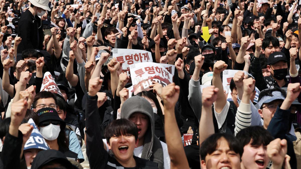 South Korea says it will pursue all options to avoid Samsung strike