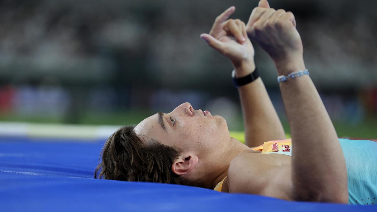 Duplantis wins in Shanghai, fails to beat record as Warholm stunned