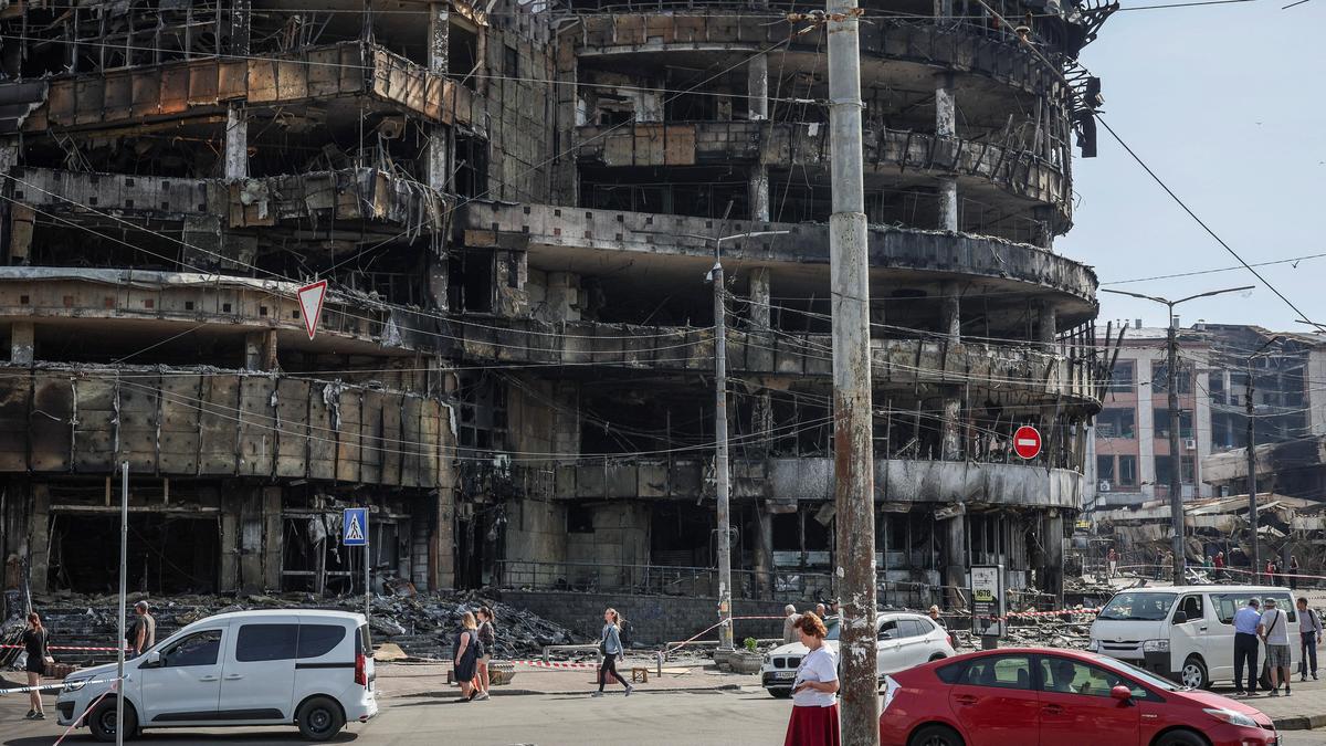 Russia maintains attacks on Ukraine as Kyiv warned to brace for possible major barrage