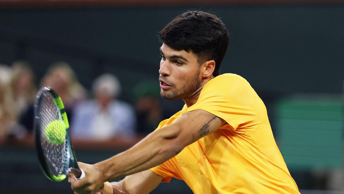 Indian Wells: Carlos Alcaraz battles back to reach fourth round