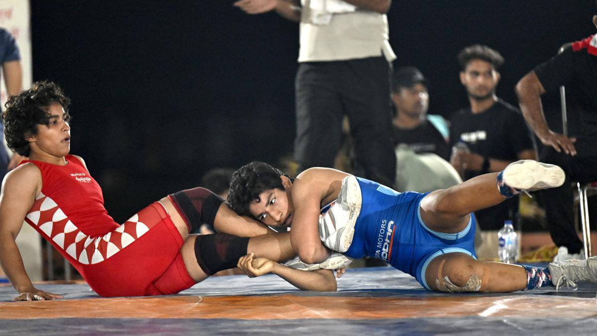 Senior Open ranking wrestling | Itisha rallies to beat Pooja in 76kg summit clash