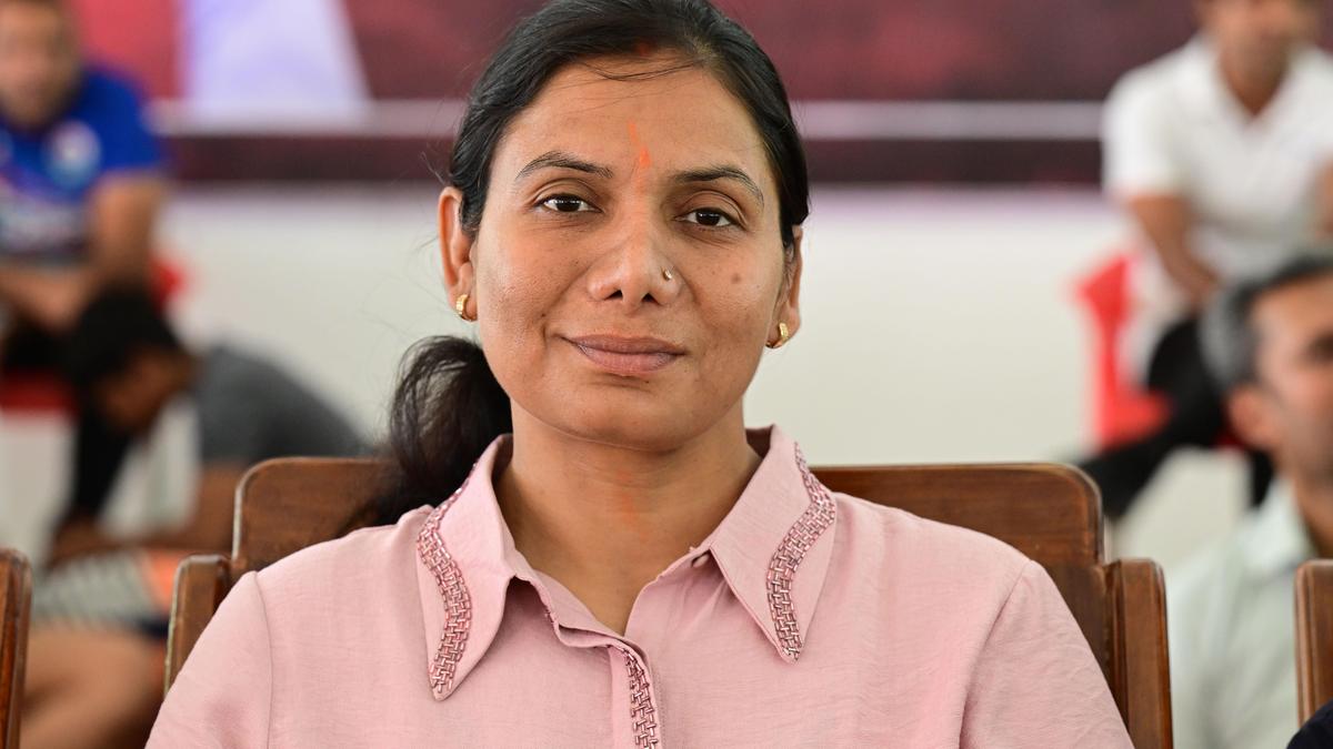Indian wrestlers should be positive and courageous, advises Alka Tomar