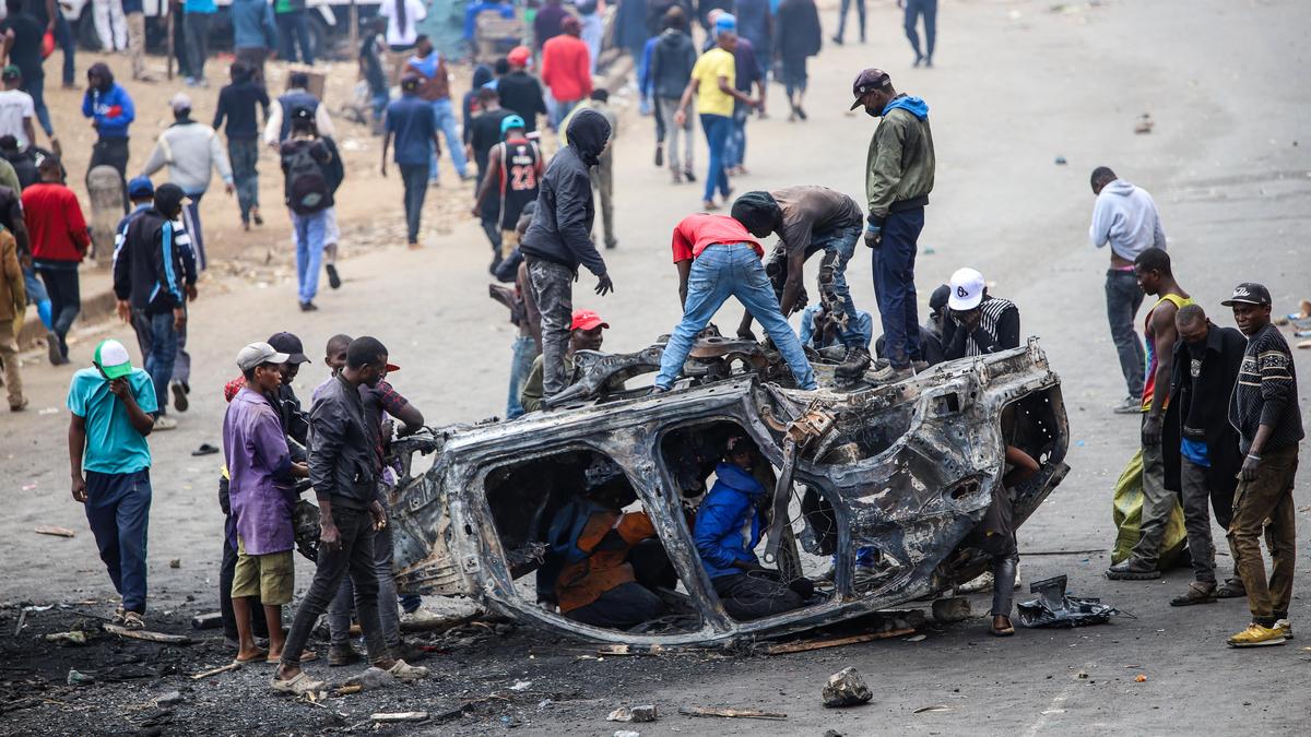 Kenyan public transport operators call off strike after President vows to reduce fuel prices