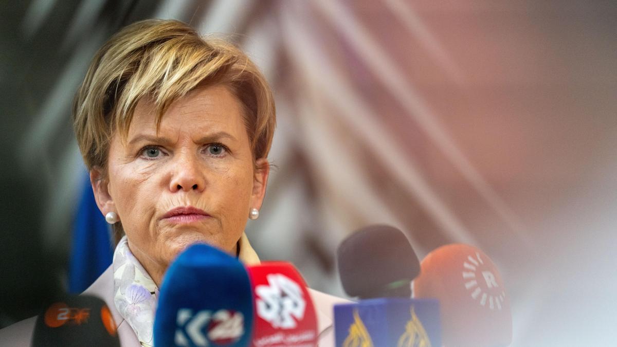 EU sanctions officials over deportation of Ukrainian children