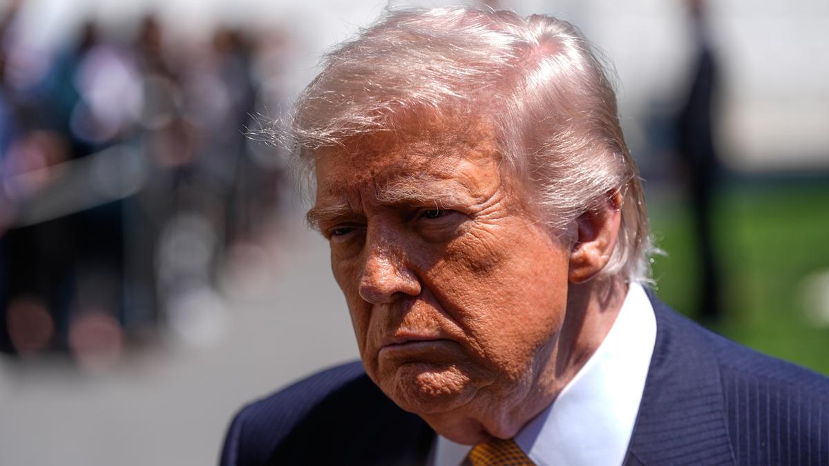 U.S. appeals court halts order declaring Trump’s global 10% tariff illegal